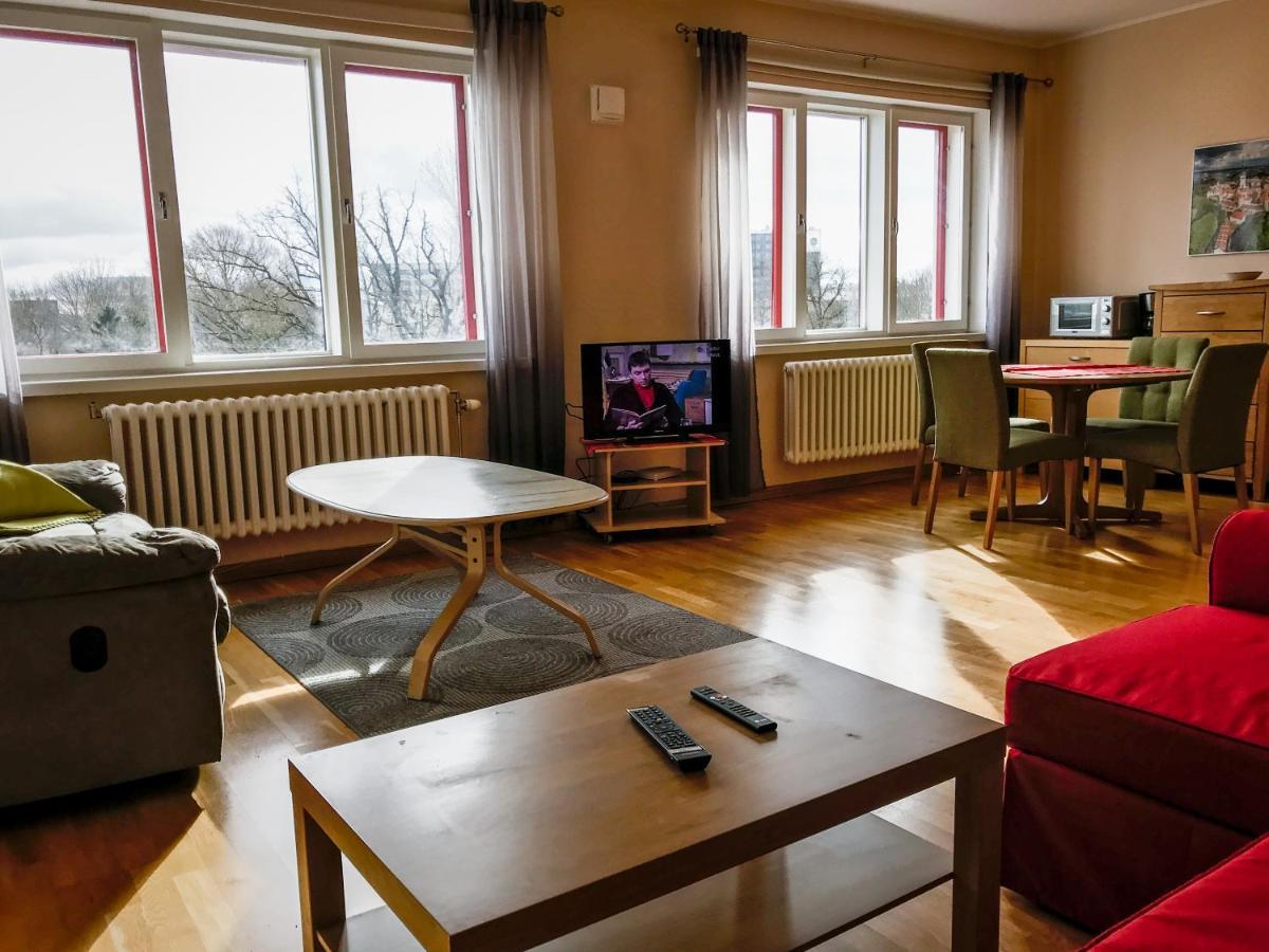 טאלין Large, Comfortable, Quiet - Luxury Apartment Minutes From Old Town מראה חיצוני תמונה